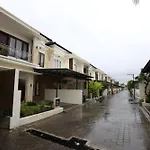 Queen Seminyak Villa By Walidwipa Paradise Hospitality
